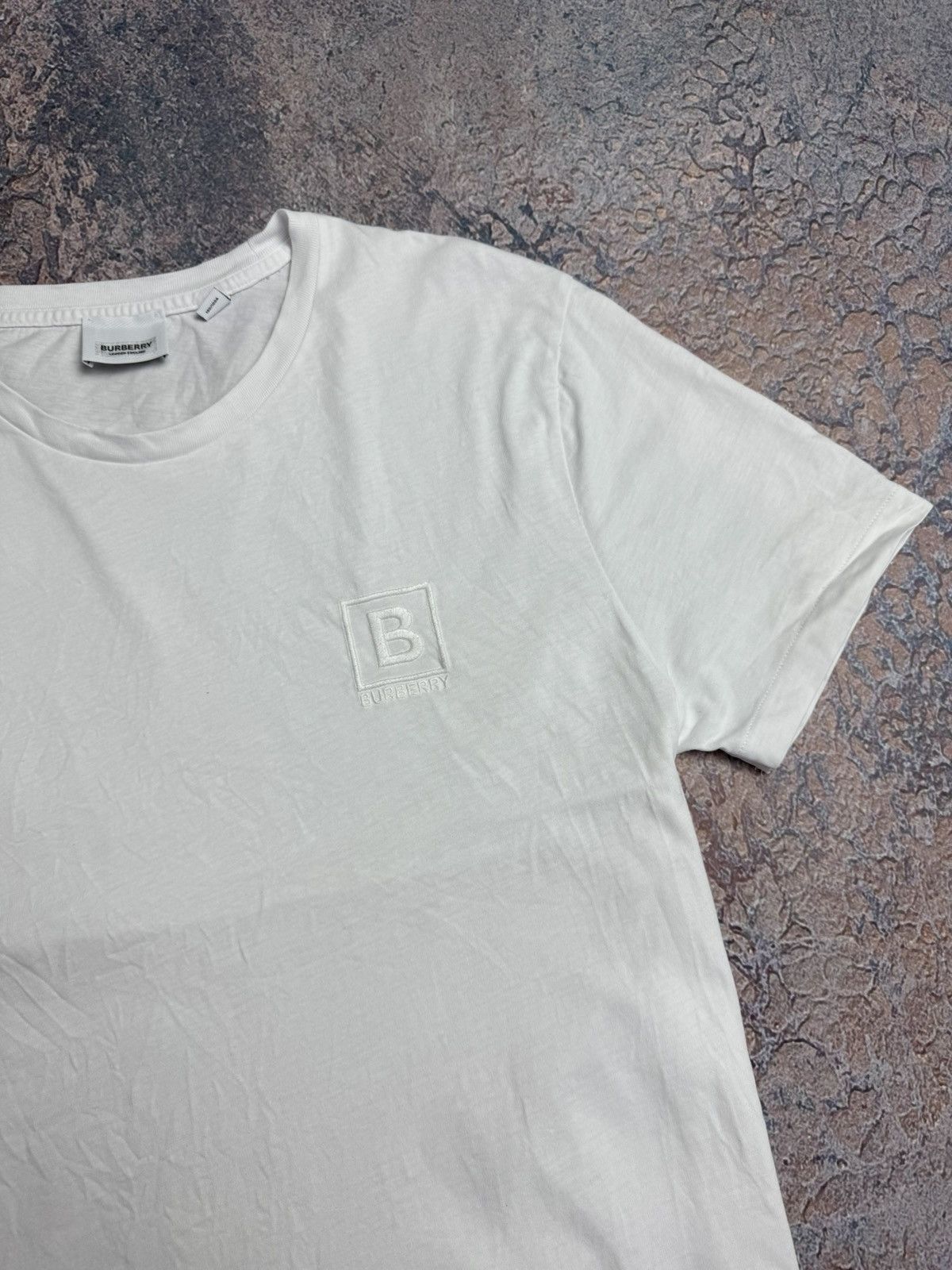 Burberry Burberry T-Shirt Streetwear Luxury Logo Rare Vintage Size US L / EU 52-54 / 3 - 5 Thumbnail