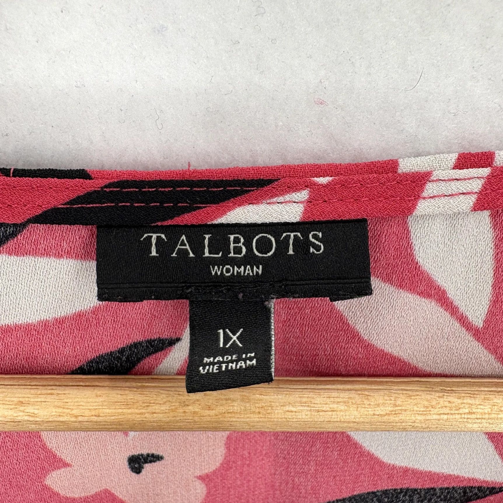 Talbots Talbots Shirt Womens 1X Pink Floral Bell Sleeve Blouse Tunic Top Lightweight Shirt Blouse Bell Sleeve Floral Tunic Pink Womens 1X Size XL / US 12-14 / IT 48-50 - 4 Thumbnail