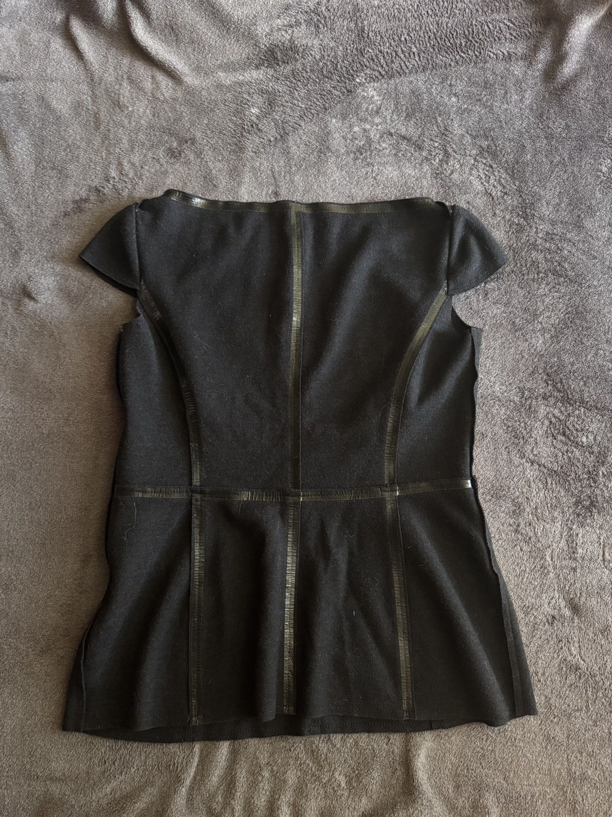 Prada Prada luxury wool blouses avant-garde Size M / US 6-8 / IT 42-44 - 14 Thumbnail