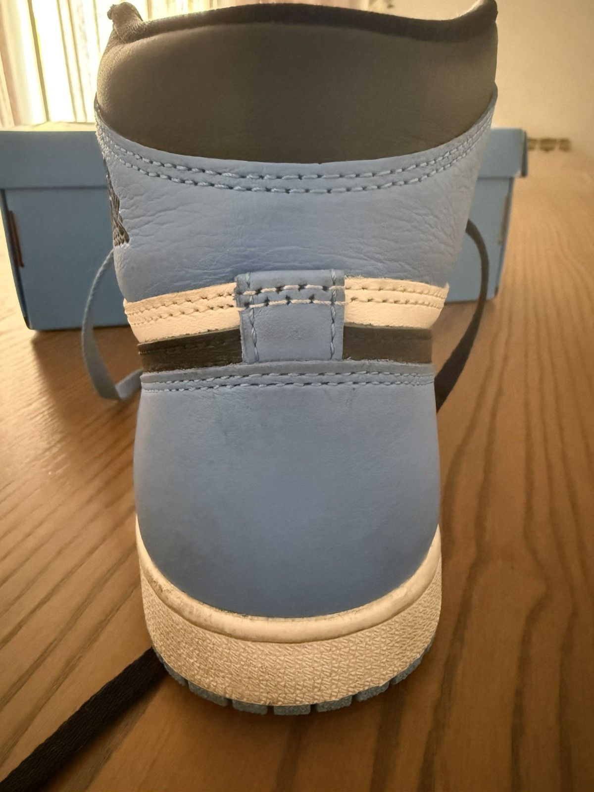 Jordan Brand Air Jordan 1 Retro High OG Unc Toe Size US 8 / EU 41 - 11 Thumbnail