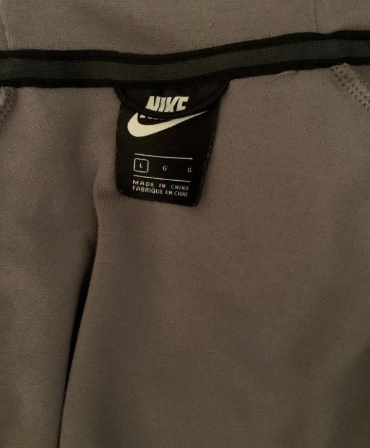 Nike Nike Tech Fleece Hoodie - Gunsmoke Grey-2nd season (2019) Size US L / EU 52-54 / 3 - 2 Thumbnail