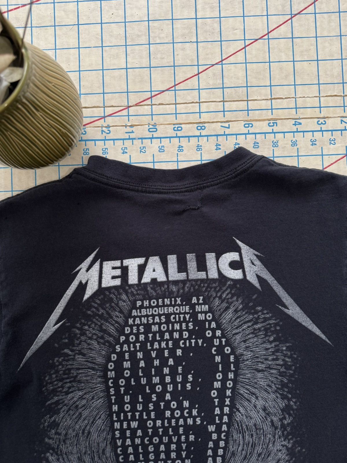 Band Tees × Metallica × Vintage Metallica Magnetic World Tour Tee Black Mens Size Small Size US S / EU 44-46 / 1 - 7 Thumbnail