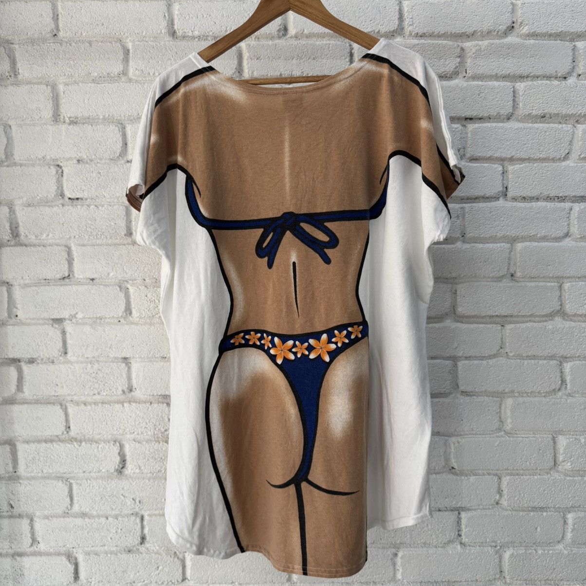 Vintage Vintage Bikini Tee Size US XL / EU 56 / 4 - 2 Thumbnail