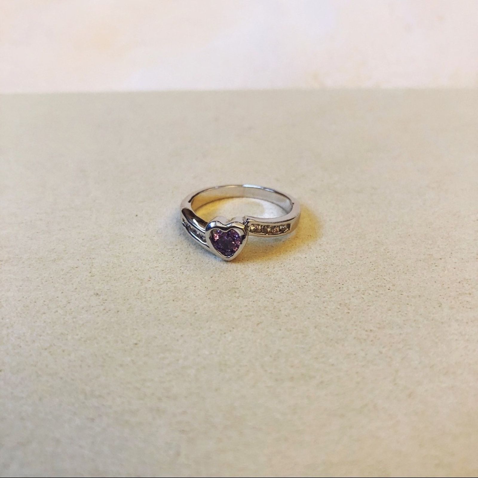 Other Silver Purple Heart Crystal Ring Size ONE SIZE - 7 Thumbnail