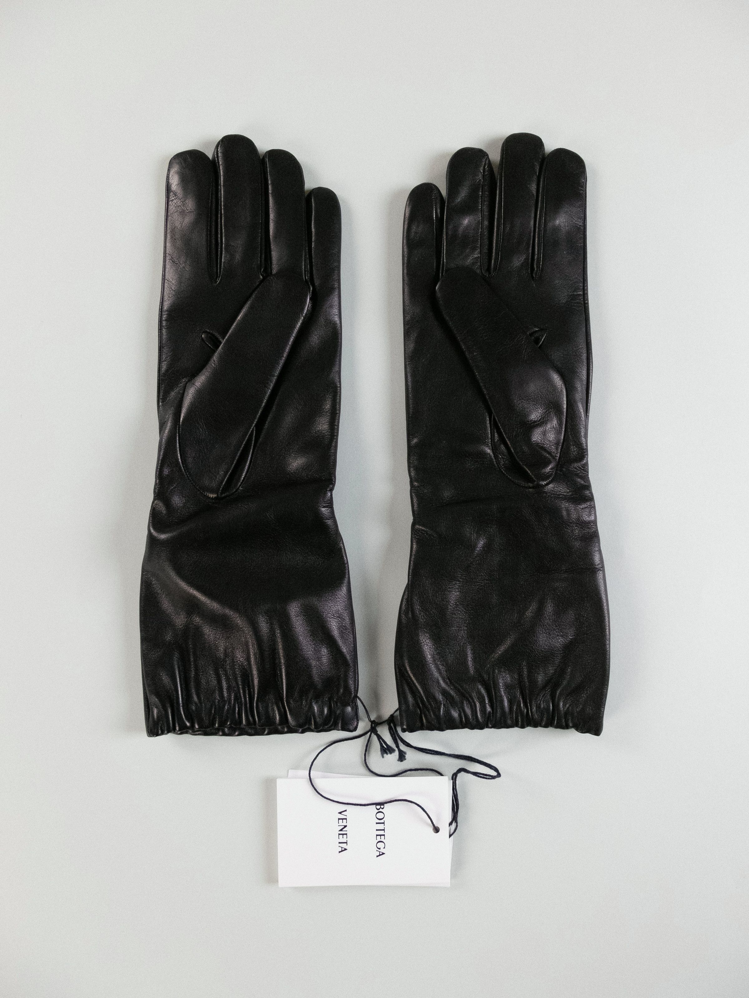 image of Bottega Veneta Black Soft Nappa Leather Gloves 9 Medium, Men's