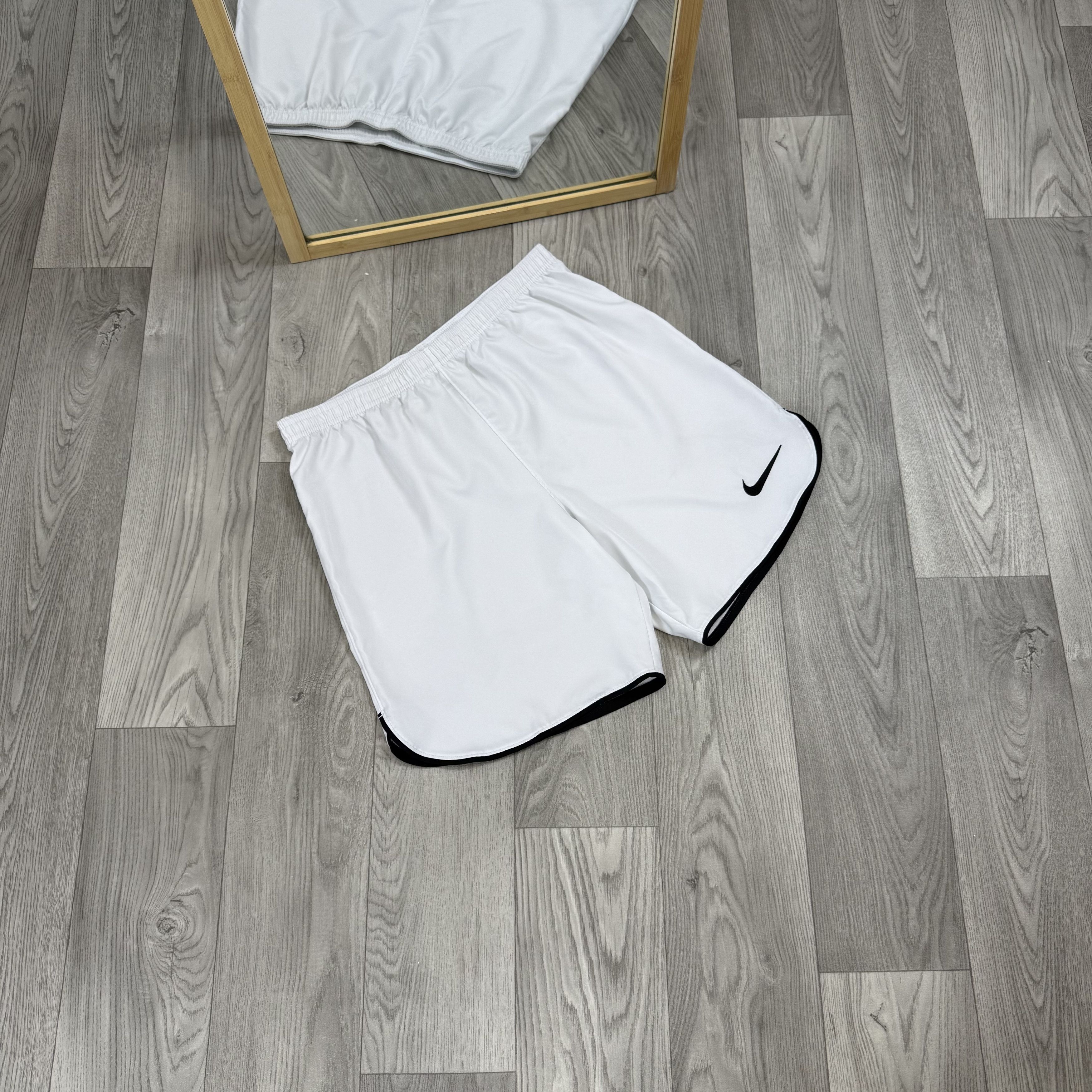 Nike Nike Dri-Fit White Track Shorts Size US 32 / EU 48 - 2 Thumbnail
