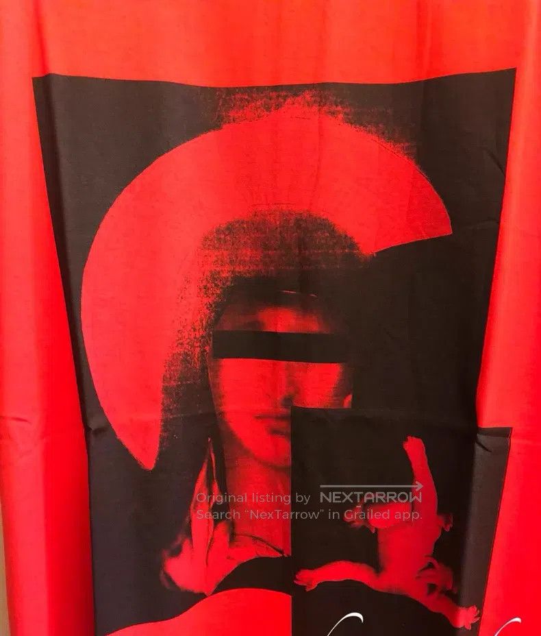 Givenchy Givenchy Mater Red Short Sleeve Size US XS / EU 42 / 0 - 5 Thumbnail