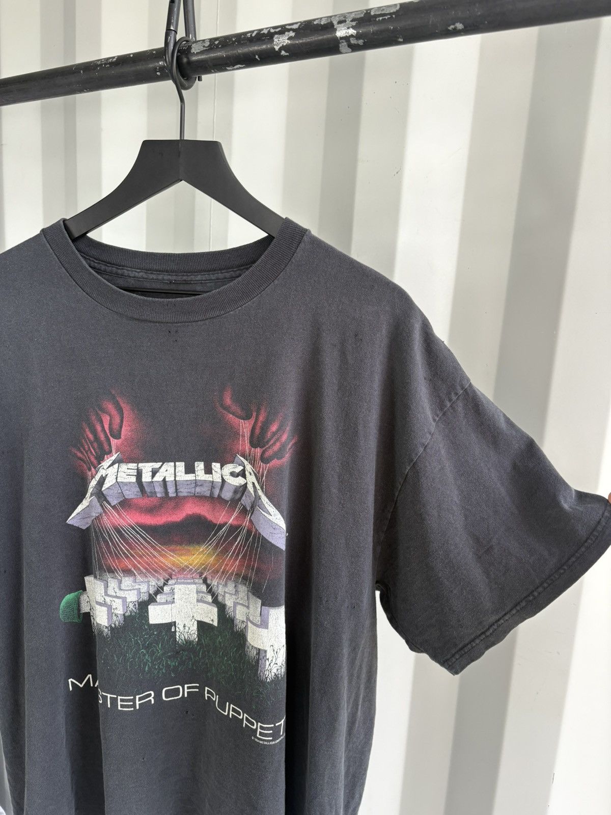 Band Tees Thrashed Metallica Master of Puppets Faded GRUNGE Shirt Size US XL / EU 56 / 4 - 2 Thumbnail