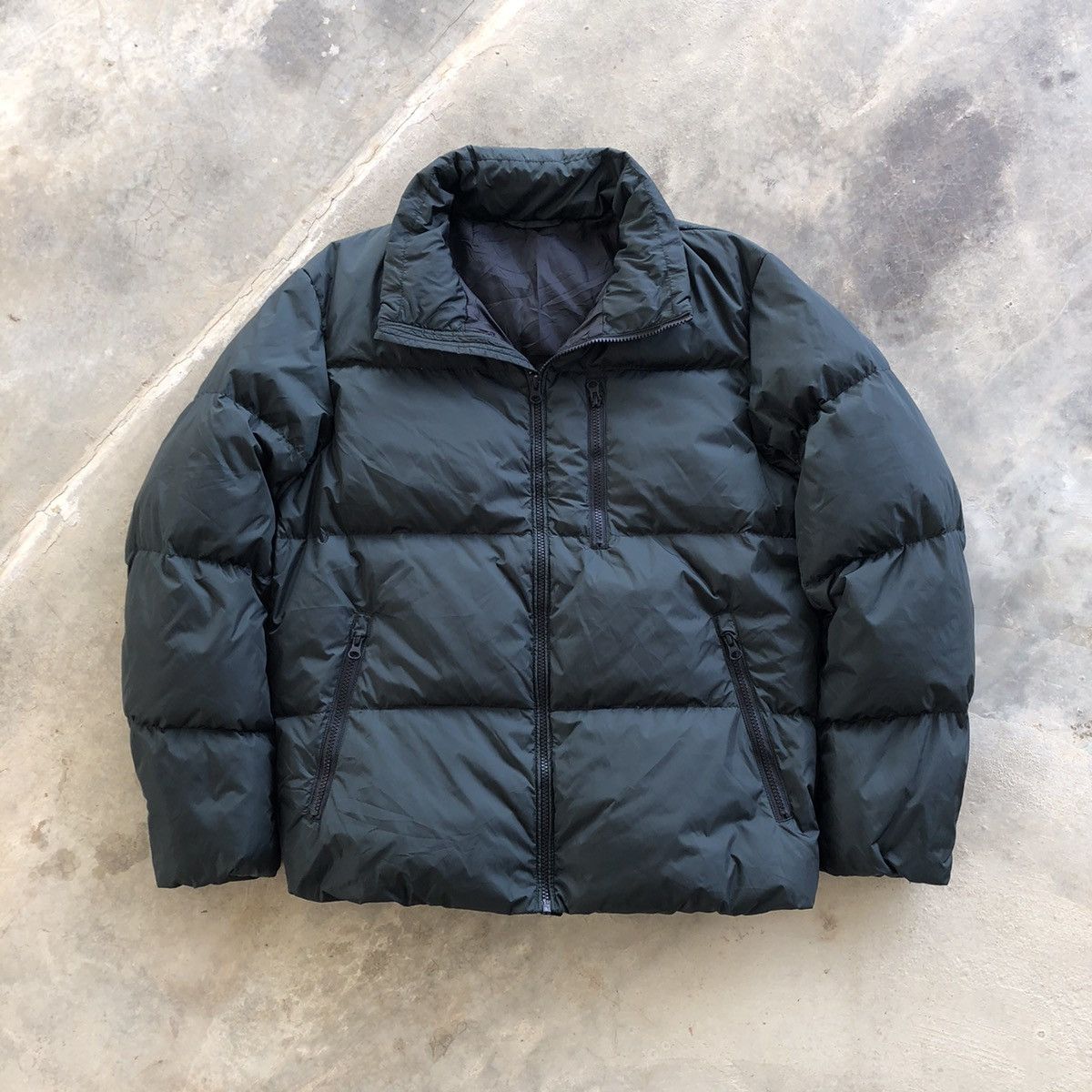 image of Gu Puffer Down Jacket in Green, Men's (Size Large)