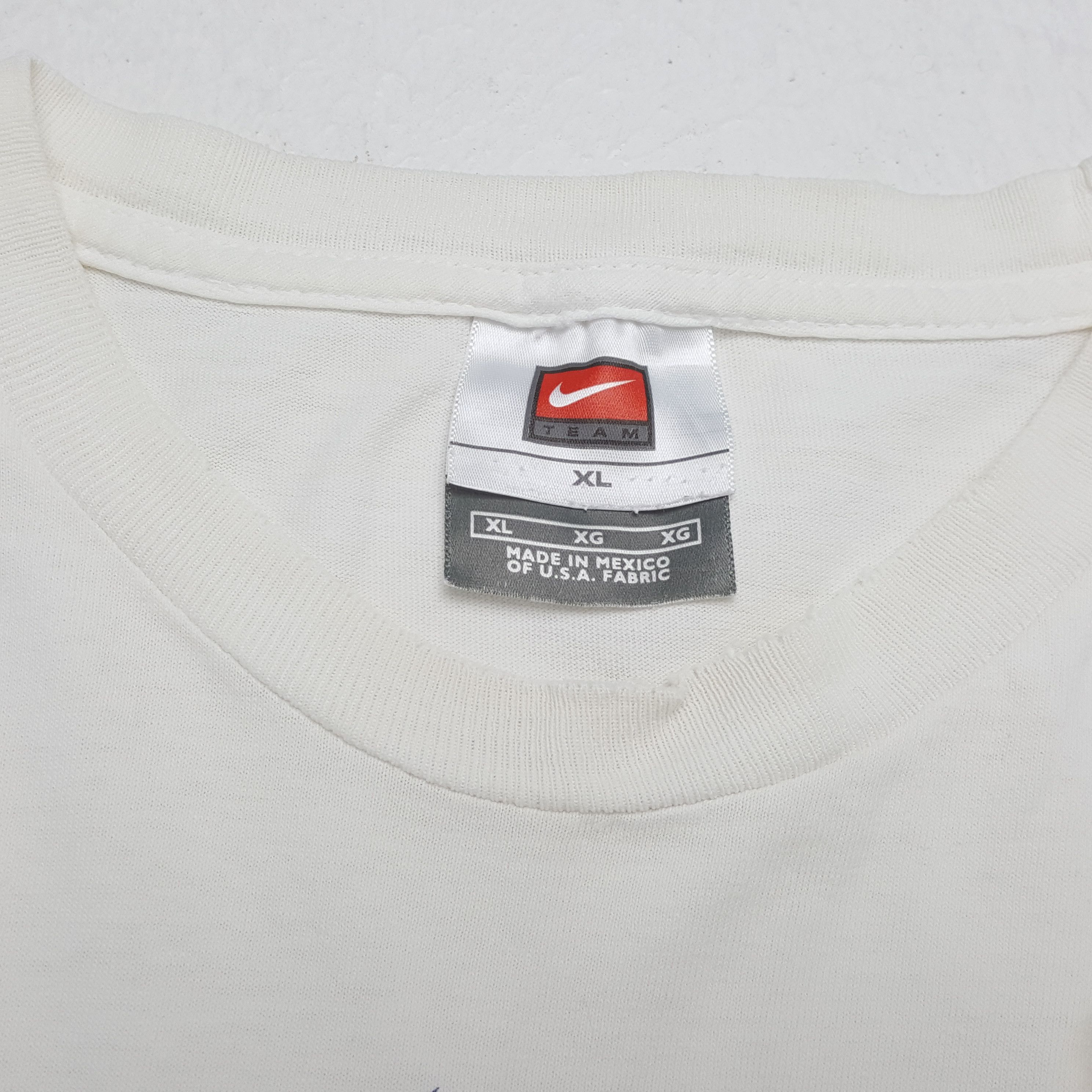 NBA × Nike × Vintage Vintage NIKE PISTON NBA 2004 American Basketball T-Shirts Size US XXL / EU 58 / 5 - 7 Thumbnail