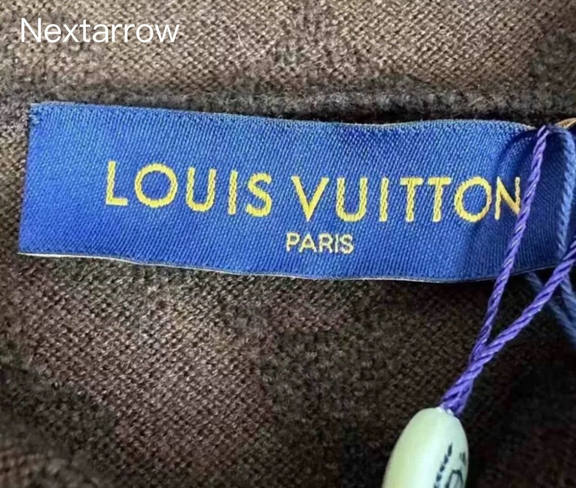 Louis Vuitton Louis Vuitton Solid color long sleeved pullover sweatshirt Size US M / EU 48-50 / 2 - 2 Thumbnail