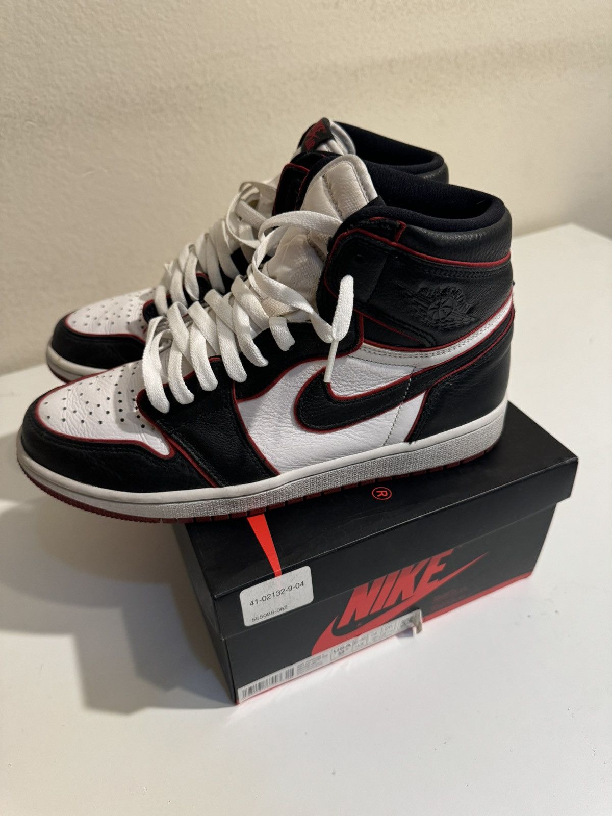 Nike Air Jordan 1 Retro High OG Bloodlines Size US 9.5 / EU 42-43 - 1 Thumbnail