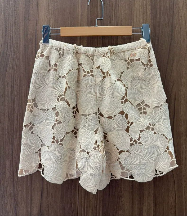 Chanel Chanel Shell pattern hollow shorts Size 42" / US 20 - 1 Thumbnail