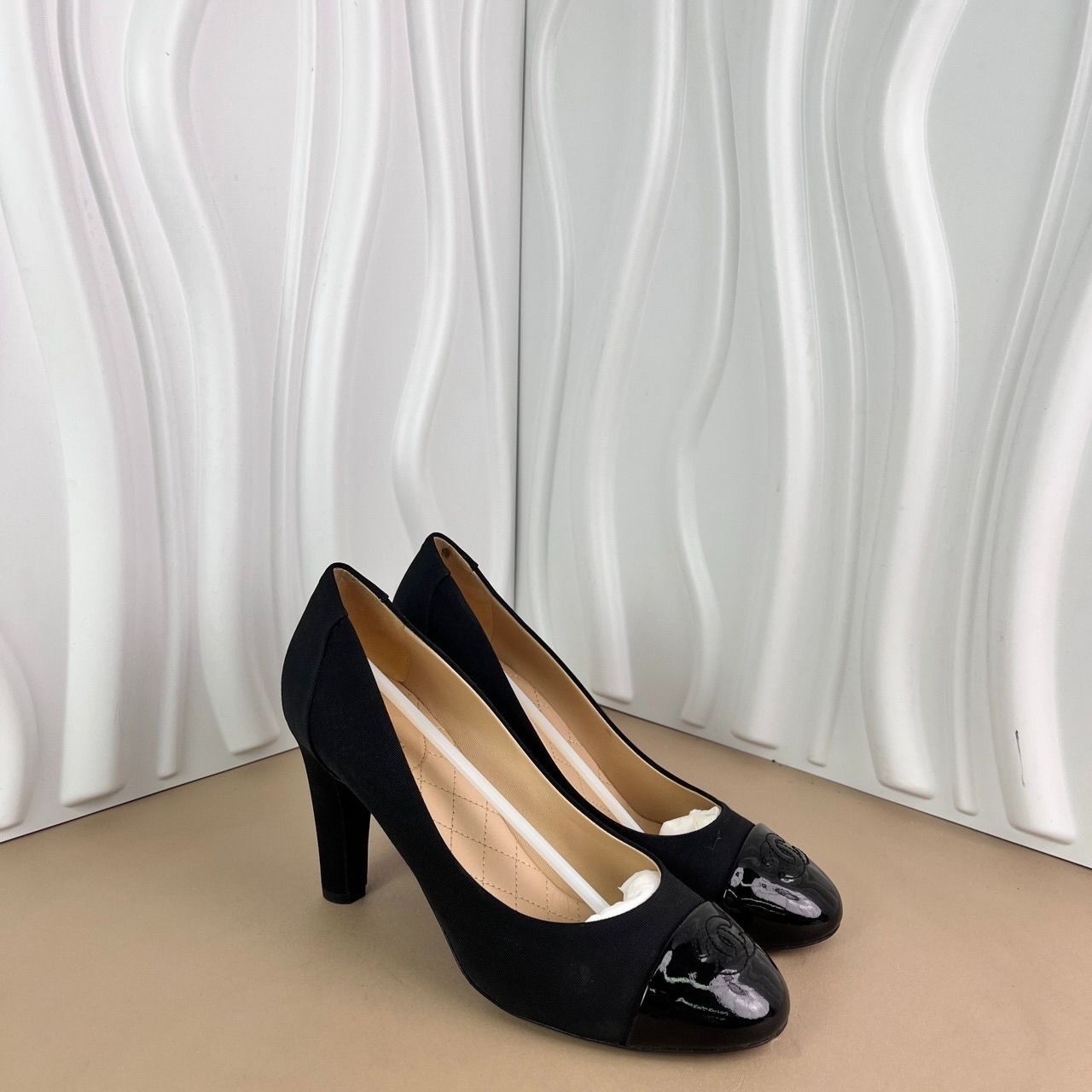 Chanel Chanel Black Suede & Patent Leather Cap Toe High Heels Size Size US 8 / IT 38 - 1 Thumbnail