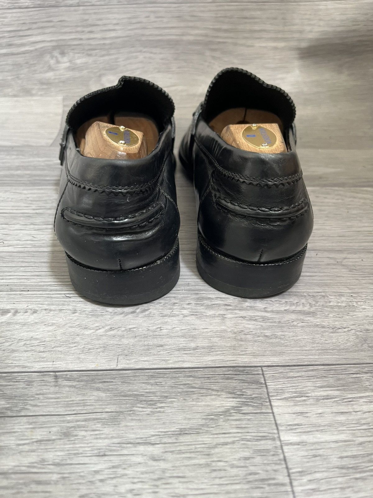 Louis Vuitton Louis Vuitton major LV logo casual leather loafers. Size US 9 / EU 42 - 7 Thumbnail