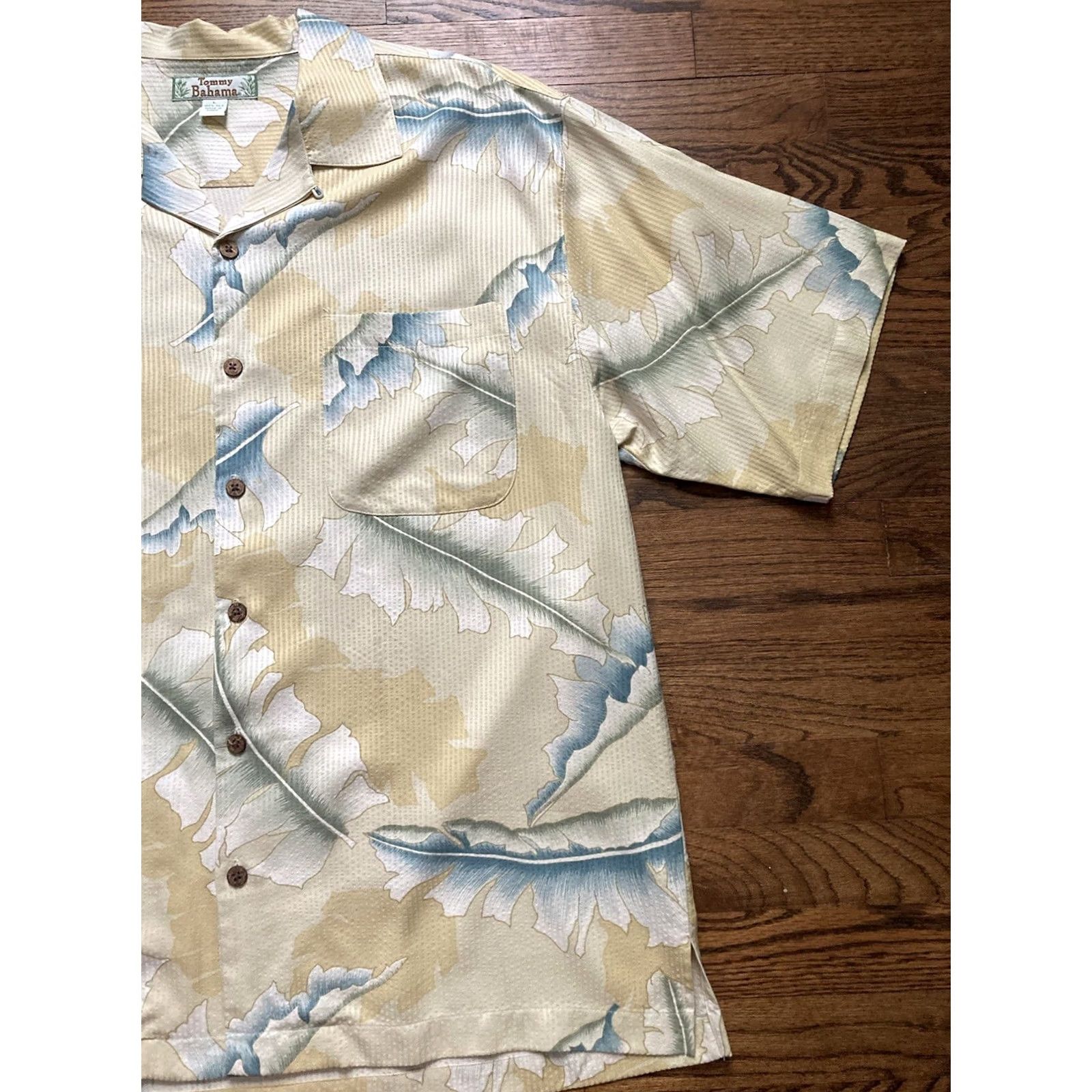 Tommy Bahama Tommy Bahama Shirt Mens Large Yellow Silk Button-Up Hawaiian Camp Floral Short Sleeve Casual Party/Cocktail Travel Size US L / EU 52-54 / 3 - 3 Thumbnail