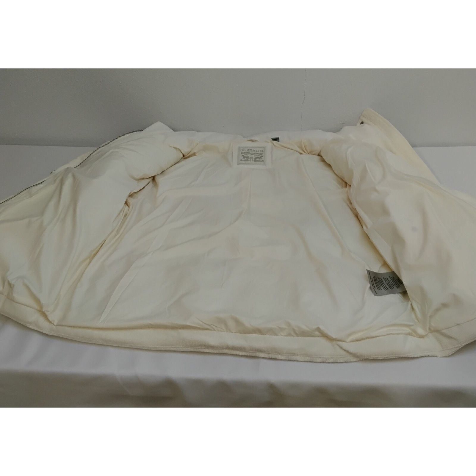 Levi's Levi's Corduroy Puffer Jacket Women's XL White Cropped NWT Size XL / US 12-14 / IT 48-50 - 5 Thumbnail