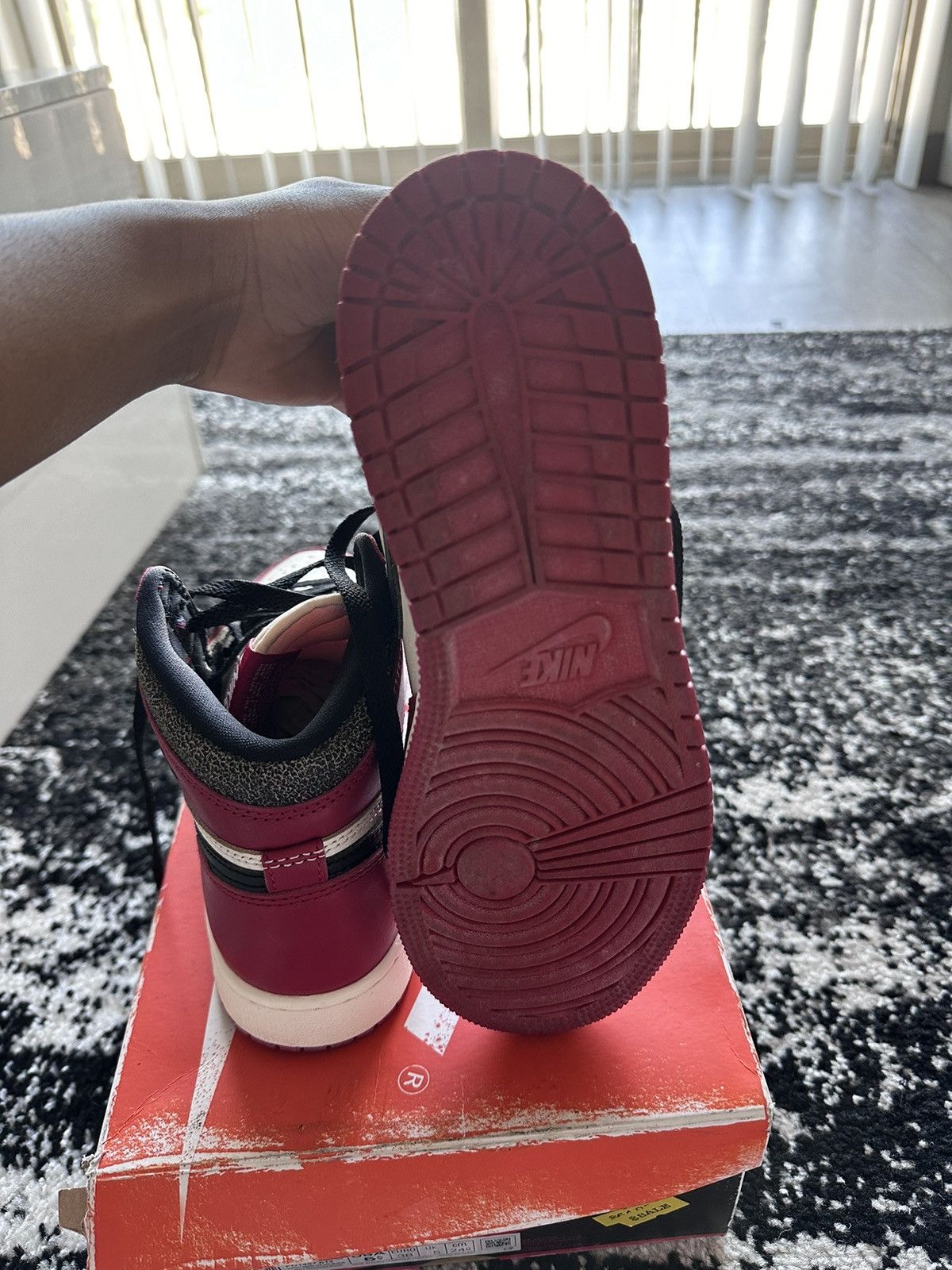 Jordan Brand Jordan 1 OG Chicago Size US 5.5 / EU 38 - 6 Thumbnail