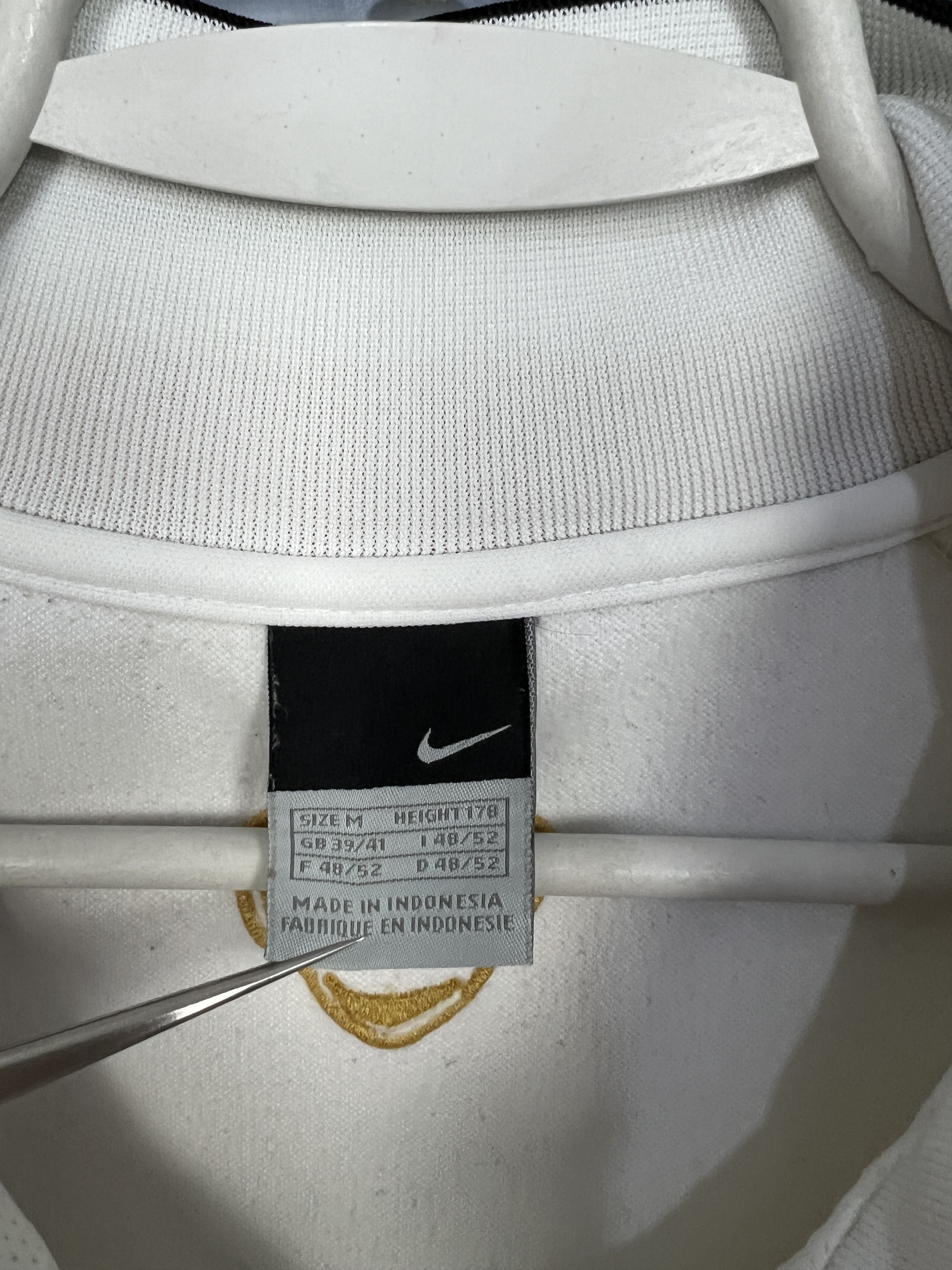 Nike Vintage Nike Borussia Dortmund White Bomber Jacket Football Size US M / EU 48-50 / 2 - 8 Thumbnail