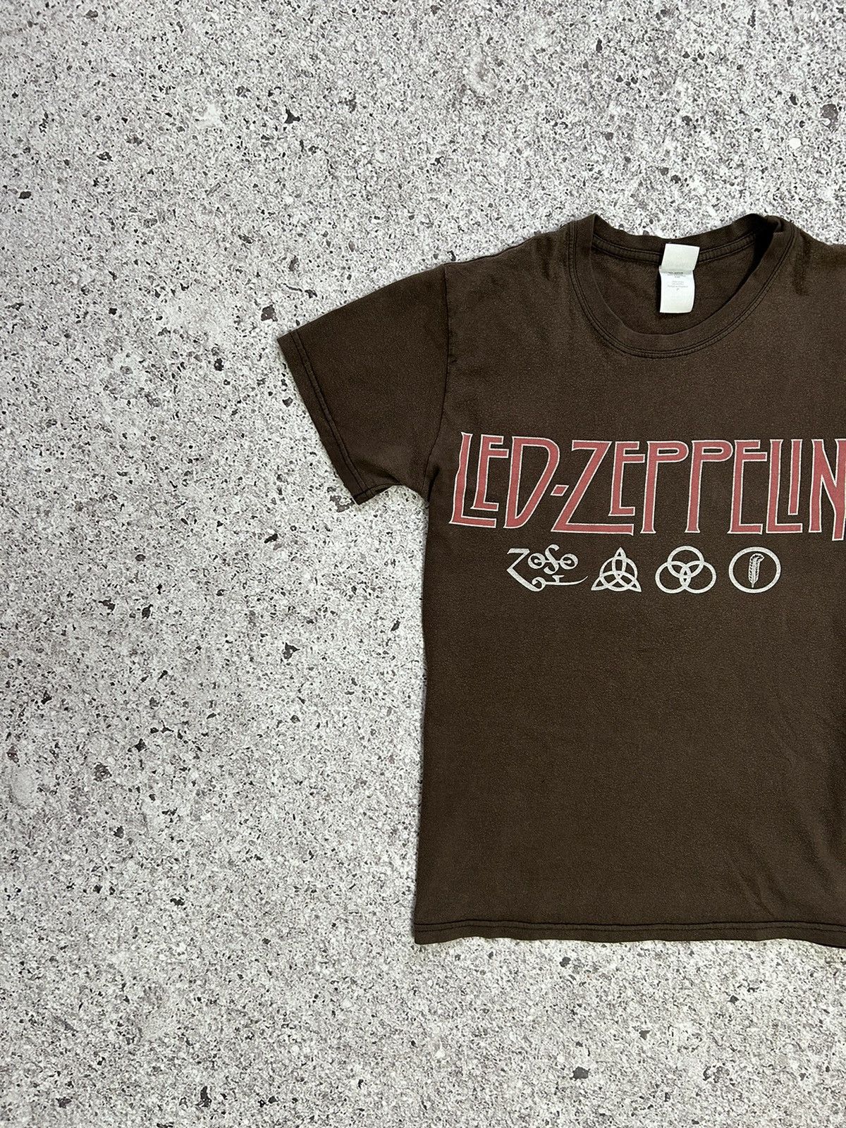 Band Tees Vintage Led Zeppelin 2011 Rock Band T-Shirt Size US S / EU 44-46 / 1 - 3 Thumbnail
