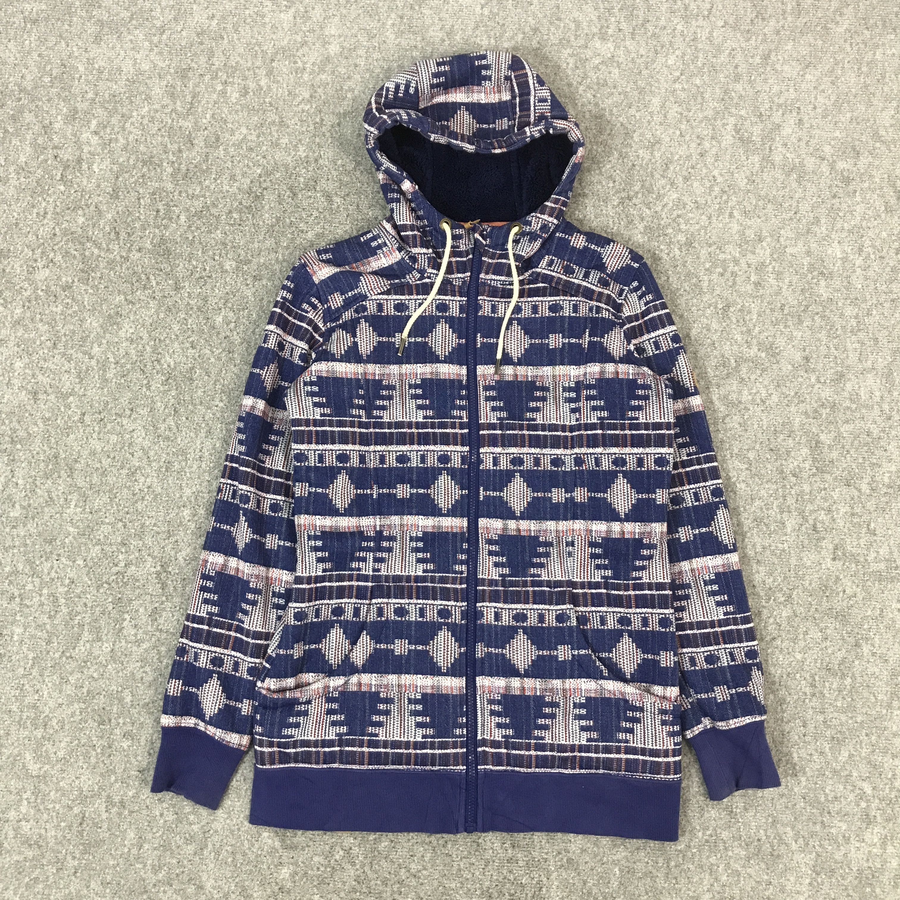 Japanese Brand JAPAN ROXY NAVAJO DESIGN HOODIES JACKET Size US M / EU 48-50 / 2 - 1 Thumbnail