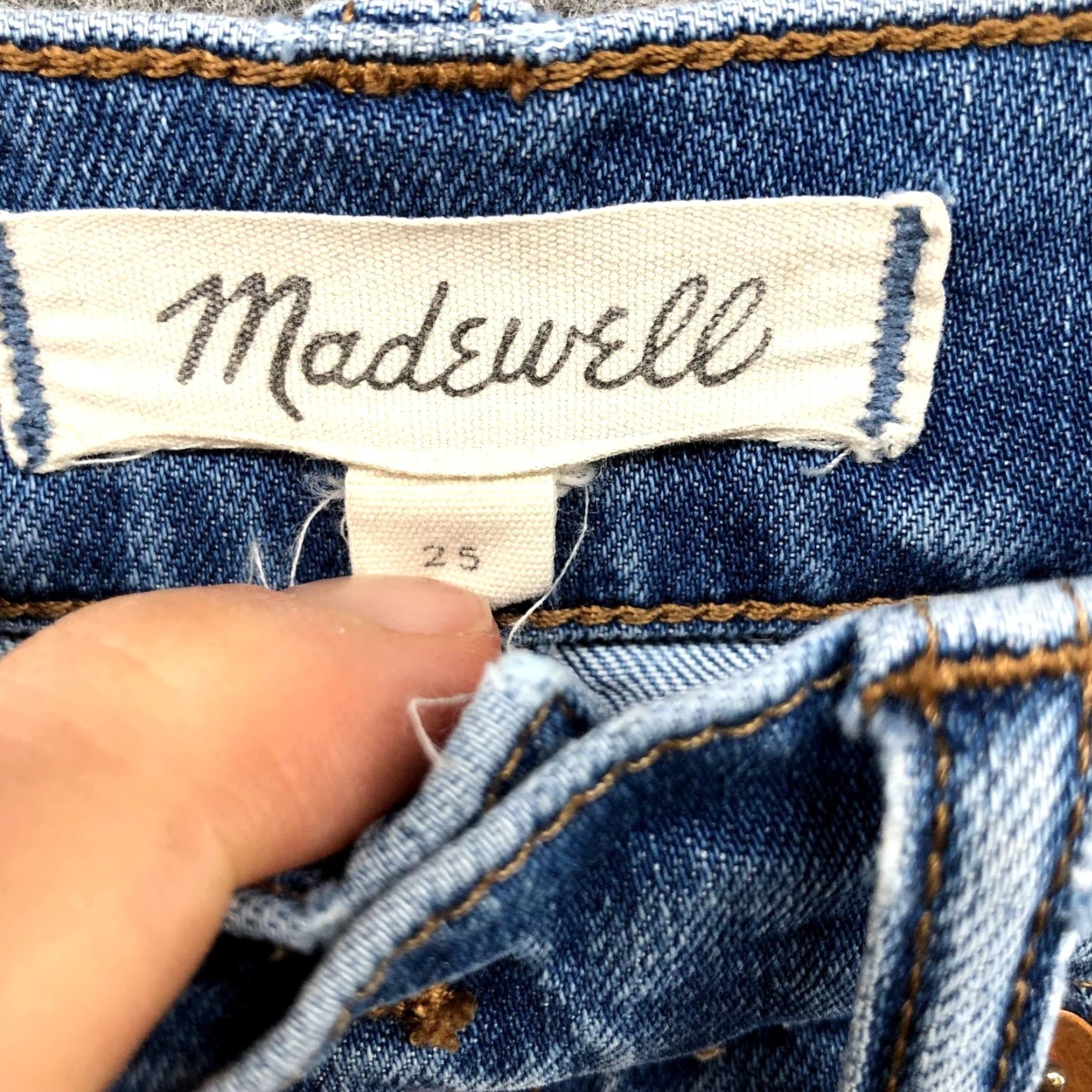 Madewell Madewell High Rise Denim Shorts Womens 25 Blue Exposed Button Fly Stretch Cut-Off Shorts Denim Slim 5-Pocket Womens Size 42" / US 20 - 4 Thumbnail