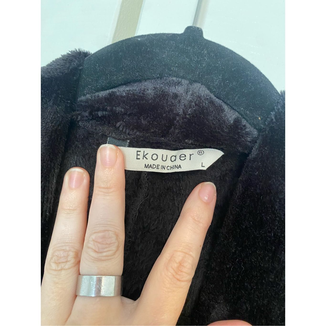 FUZZI Ekouaer Black Fuzzy Lightweight Blanket Shaw, Size Large Size L / US 10 / IT 46 - 4 Thumbnail
