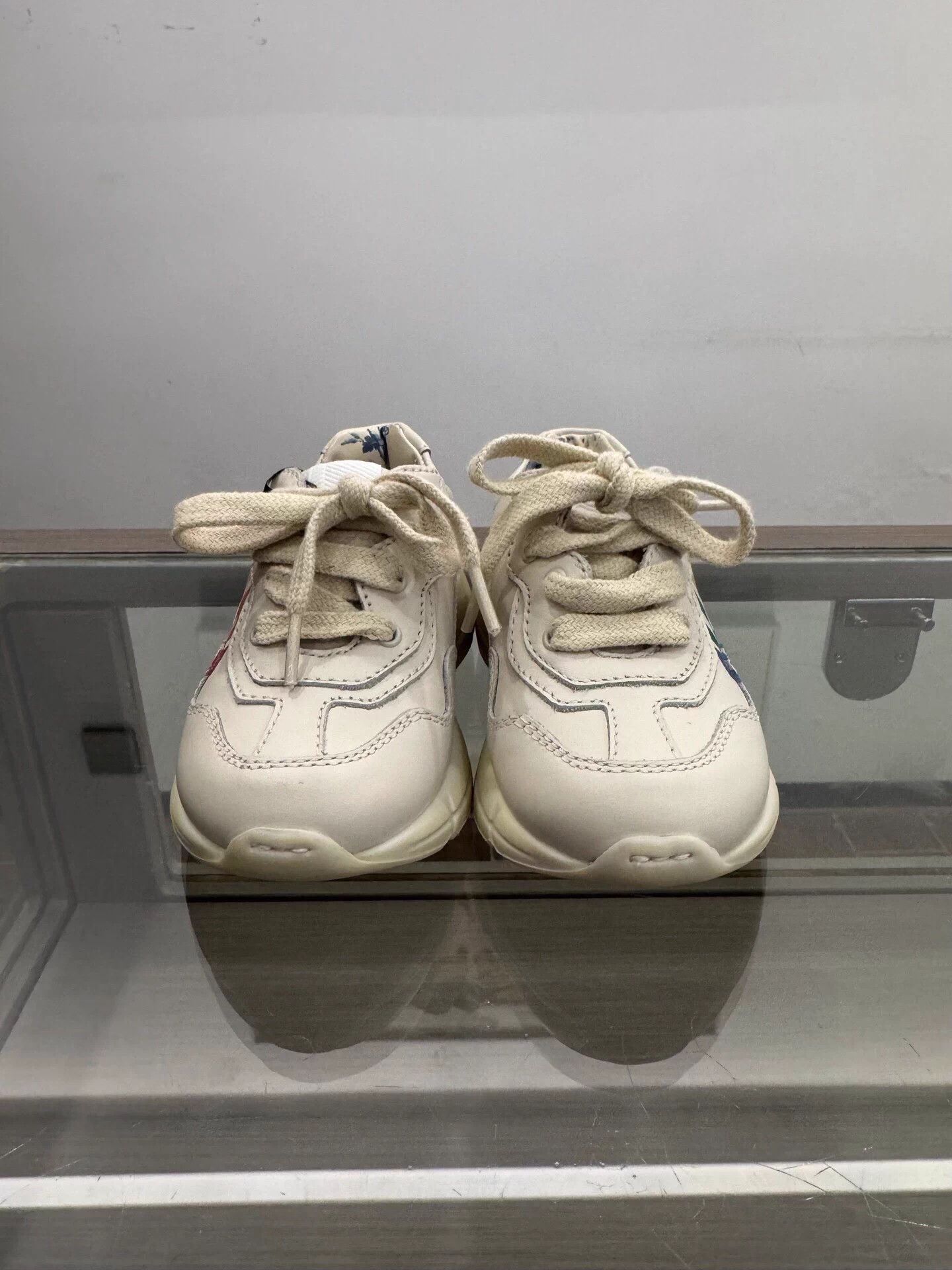 Gucci Gucci Kids Side Color Letter Logo Sneakers 20 Size US 4 / IT 34 - 3 Thumbnail