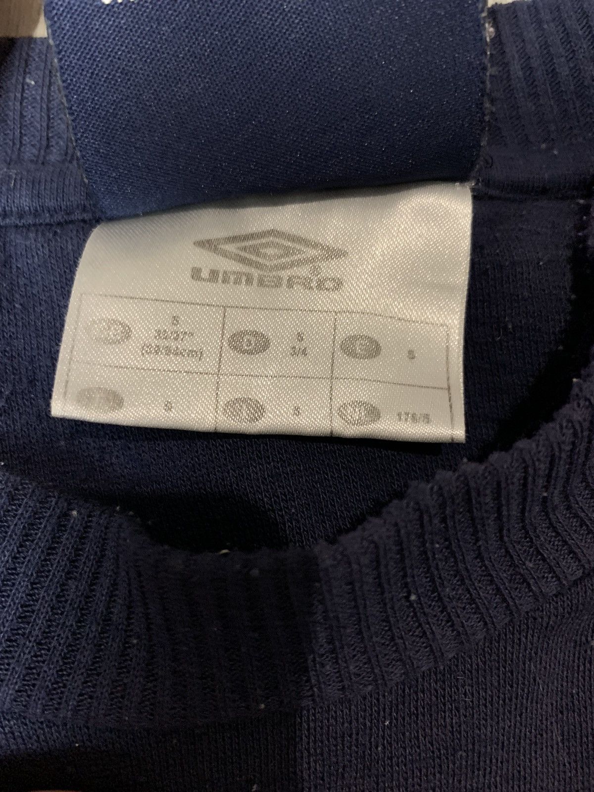 Umbro × Vintage Vintage Umbro Centre Logo Crewneck Size US S / EU 44-46 / 1 - 8 Thumbnail