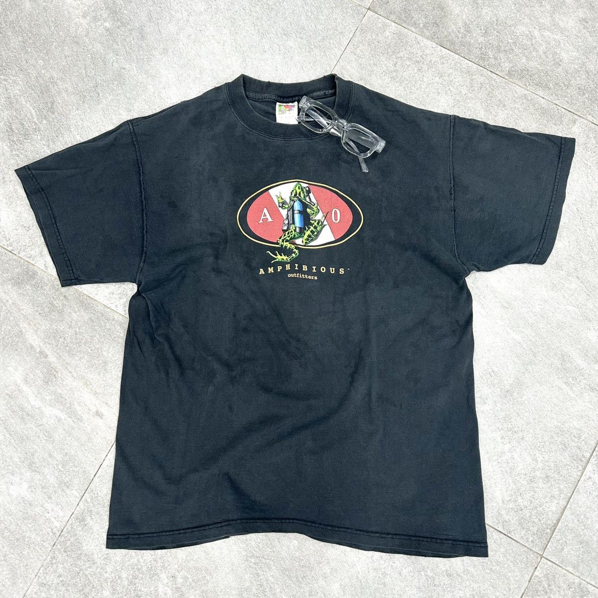 Band Tees Vintage AMPHIBIOUS Tshirt Size US L / EU 52-54 / 3 - 2 Thumbnail