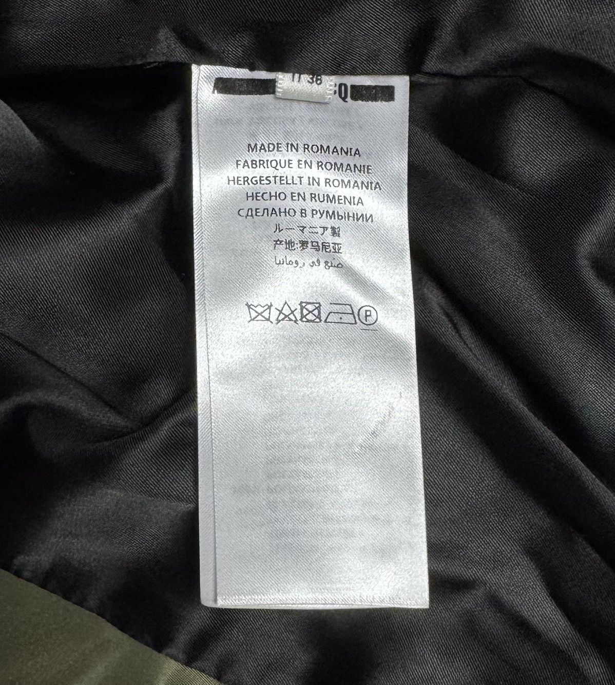 Alexander McQueen Alexander McQueen Nylon Bomber Jacket size 36 Size XS / US 0-2 / IT 36-38 - 12 Thumbnail