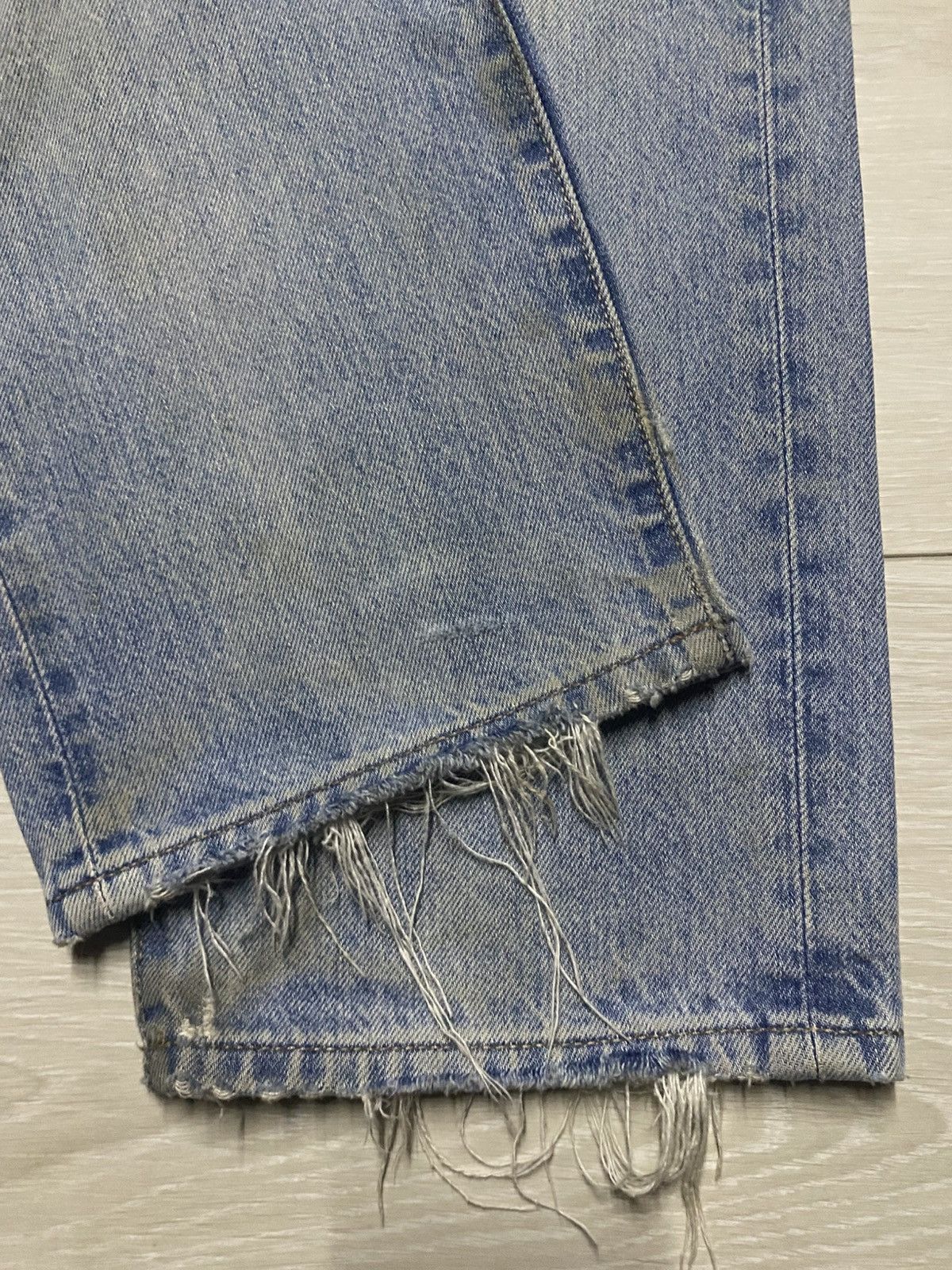 Uniqlo Vintage Japanese Uniqlo Grunge Distressed Tappered Leg Jeans Size US 34 / EU 50 - 16 Thumbnail