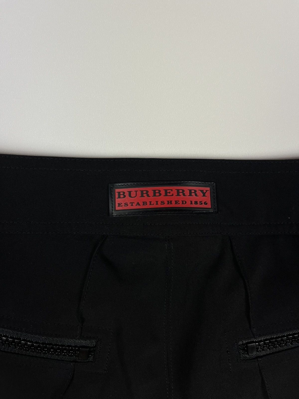 Burberry Burberry Established 1856 Red Tab Nylon Black Pants Size US2 Size 26" / US 2 / IT 38 - 11 Thumbnail