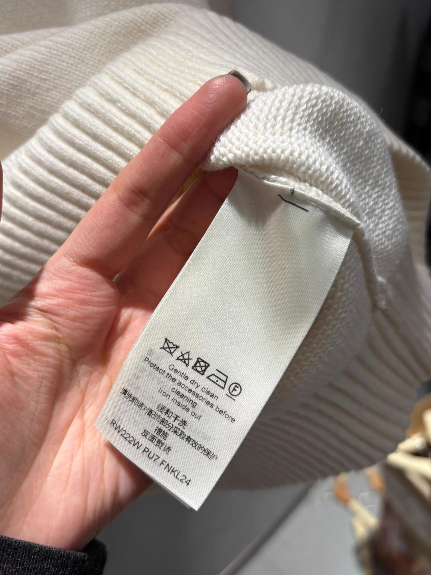 Louis Vuitton LV mint white turtleneck cashmere monogram sweater XXS Size US XXS / EU 40 - 5 Thumbnail