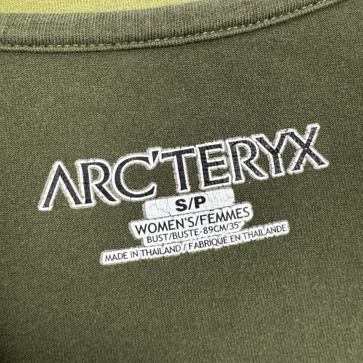 Arc'teryx Vintage Arcteryx Y2K Khaki Tank Top T Shirt Size S / US 4 / IT 40 - 7 Thumbnail