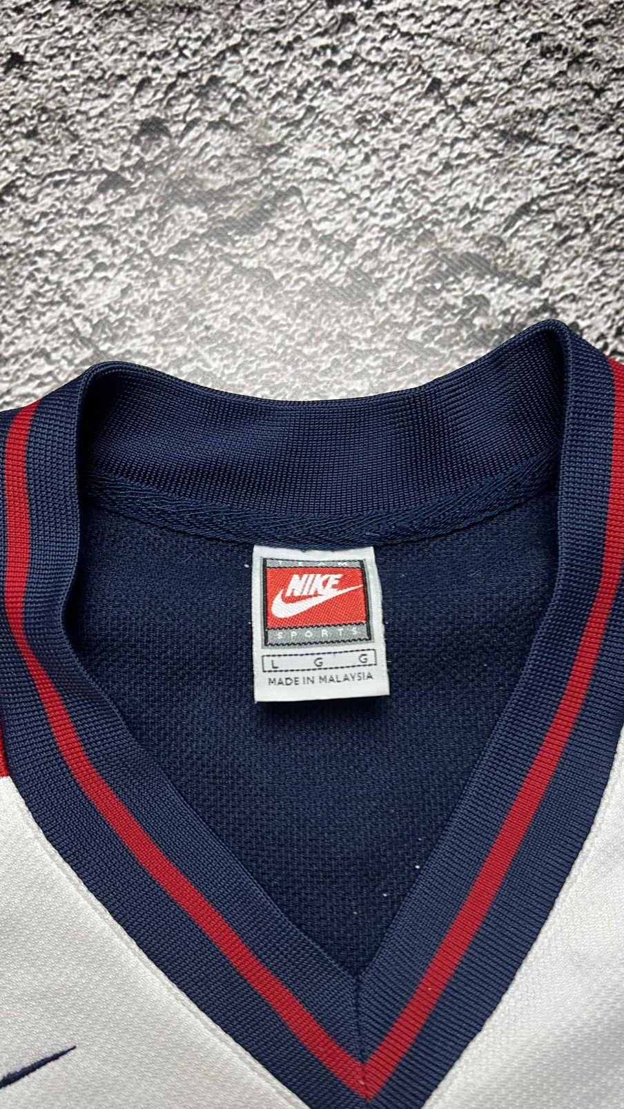 Nike 1998 Arizona Wildcats NCAA nike vintage warm up tee jersey Size US L / EU 52-54 / 3 - 5 Thumbnail