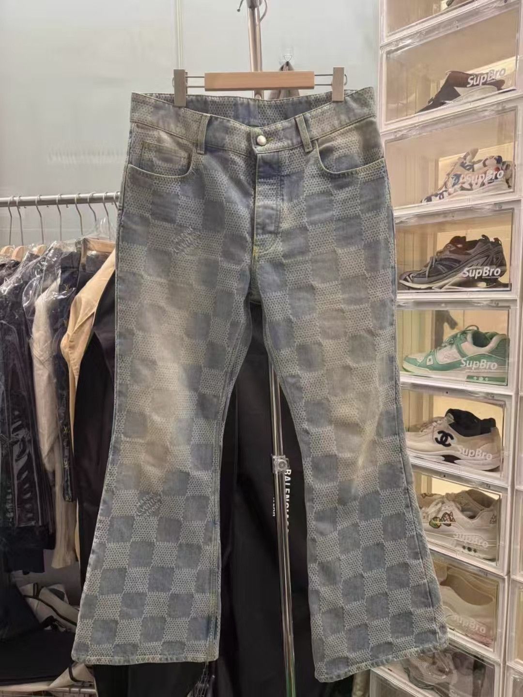 Louis Vuitton Louis Vuitton Checkered Logo Flared Jeans-yw Size US 34 / EU 50 - 1 Thumbnail