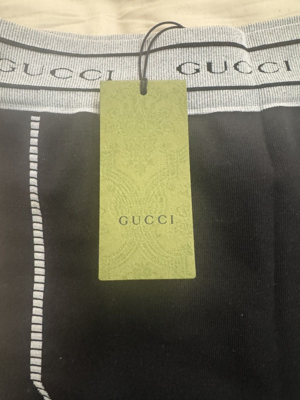 Gucci GUCCI Logo Waistband Knee-Length Short Leggings Size US 32 / EU 48 - 8 Thumbnail