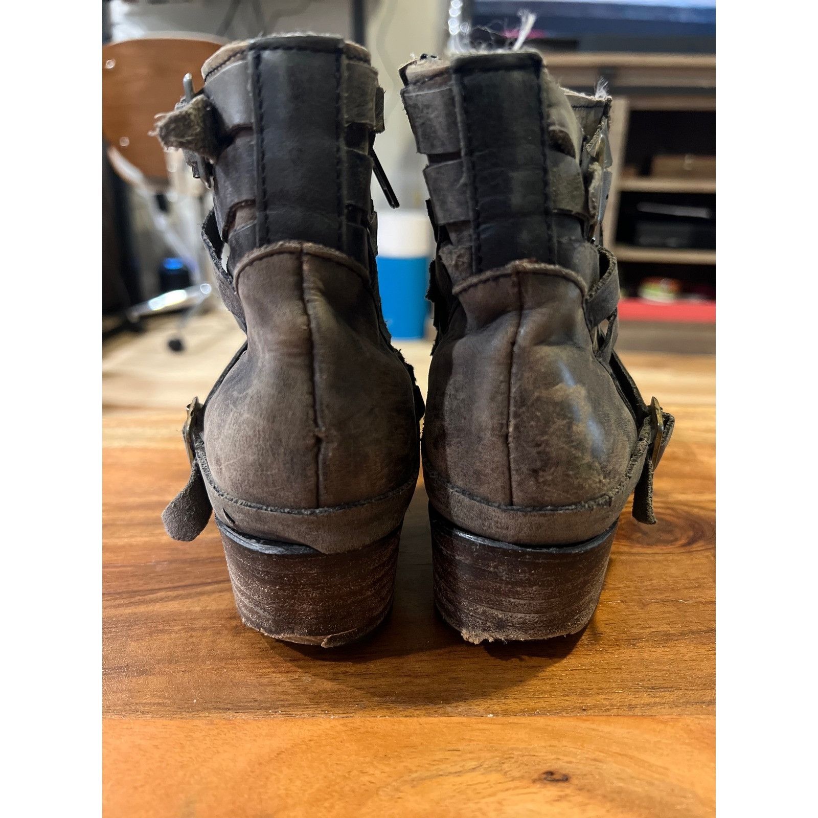 FREEBIRD Freebird Sammi Distressed Leather Ankle Boots Strappy Buckle Size US 7 / IT 37 - 4 Thumbnail