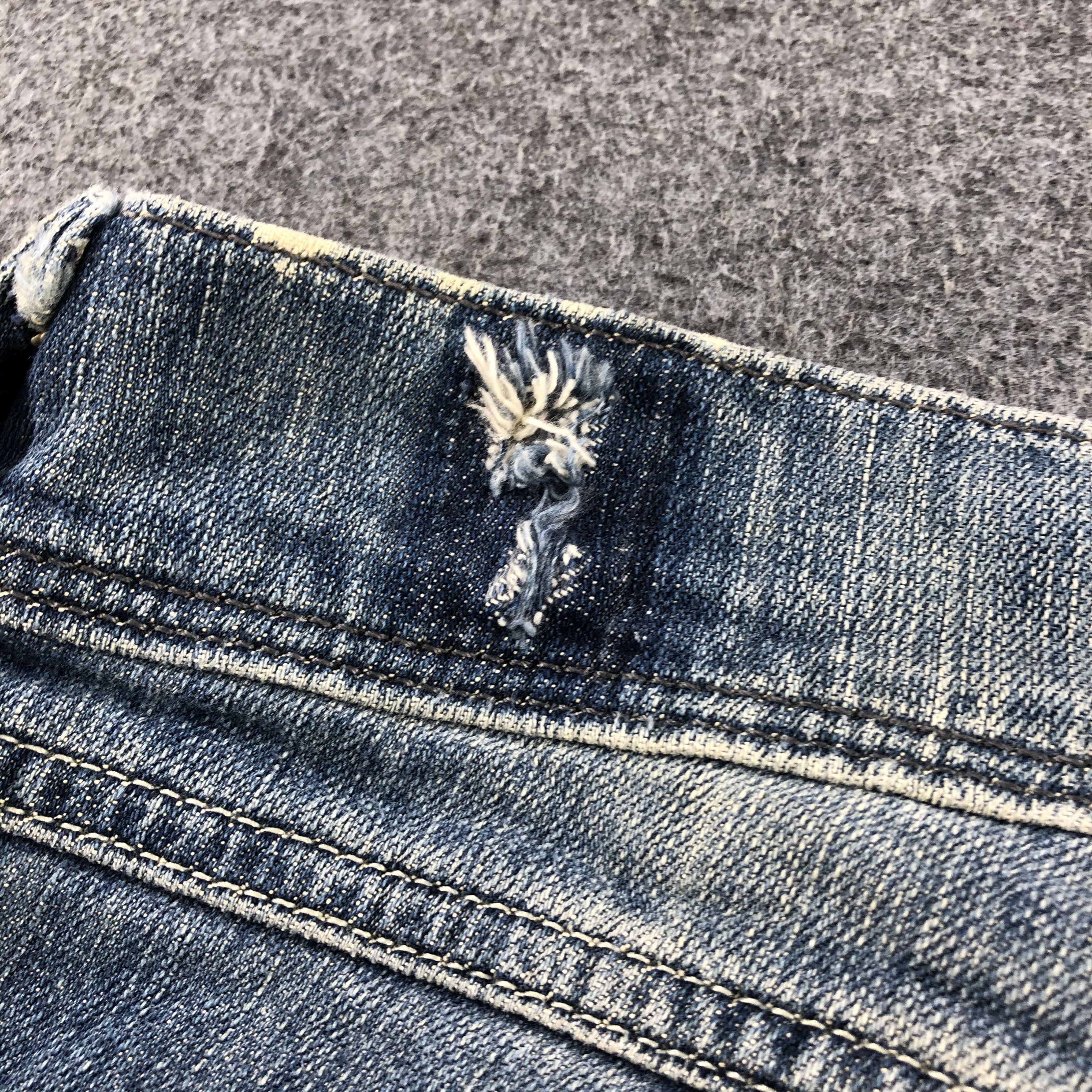 Levi's Vintage Blue Wash Levis Jeans-J2030 Size US 33 - 11 Thumbnail