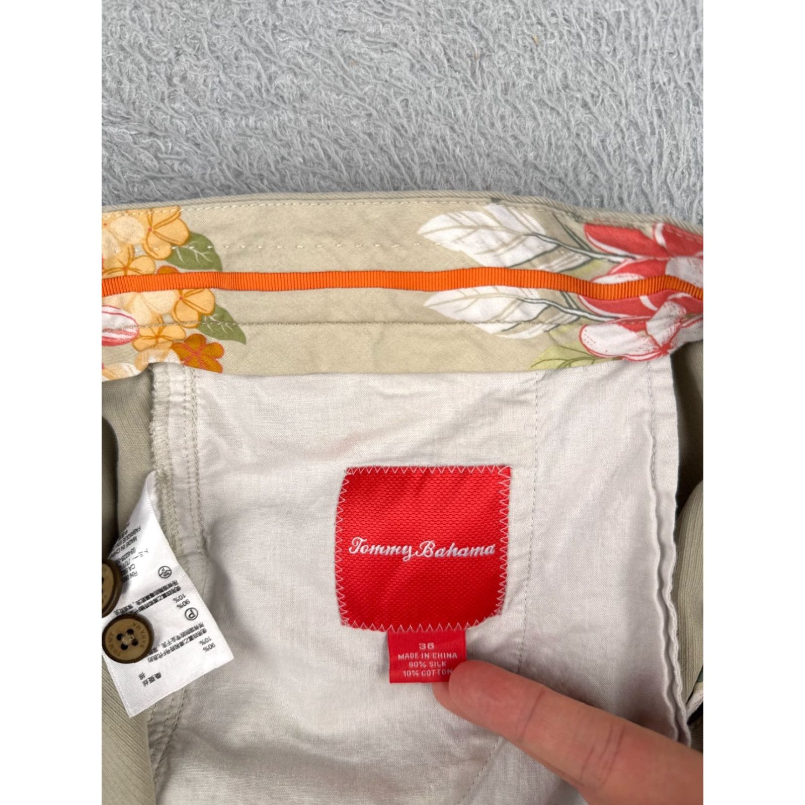 Tommy Bahama Tommy Bahama Shorts Men 36 Beige Bermuda Silk Blend Pleated Beach Vacation 36x9 Size US 36 / EU 52 - 7 Thumbnail