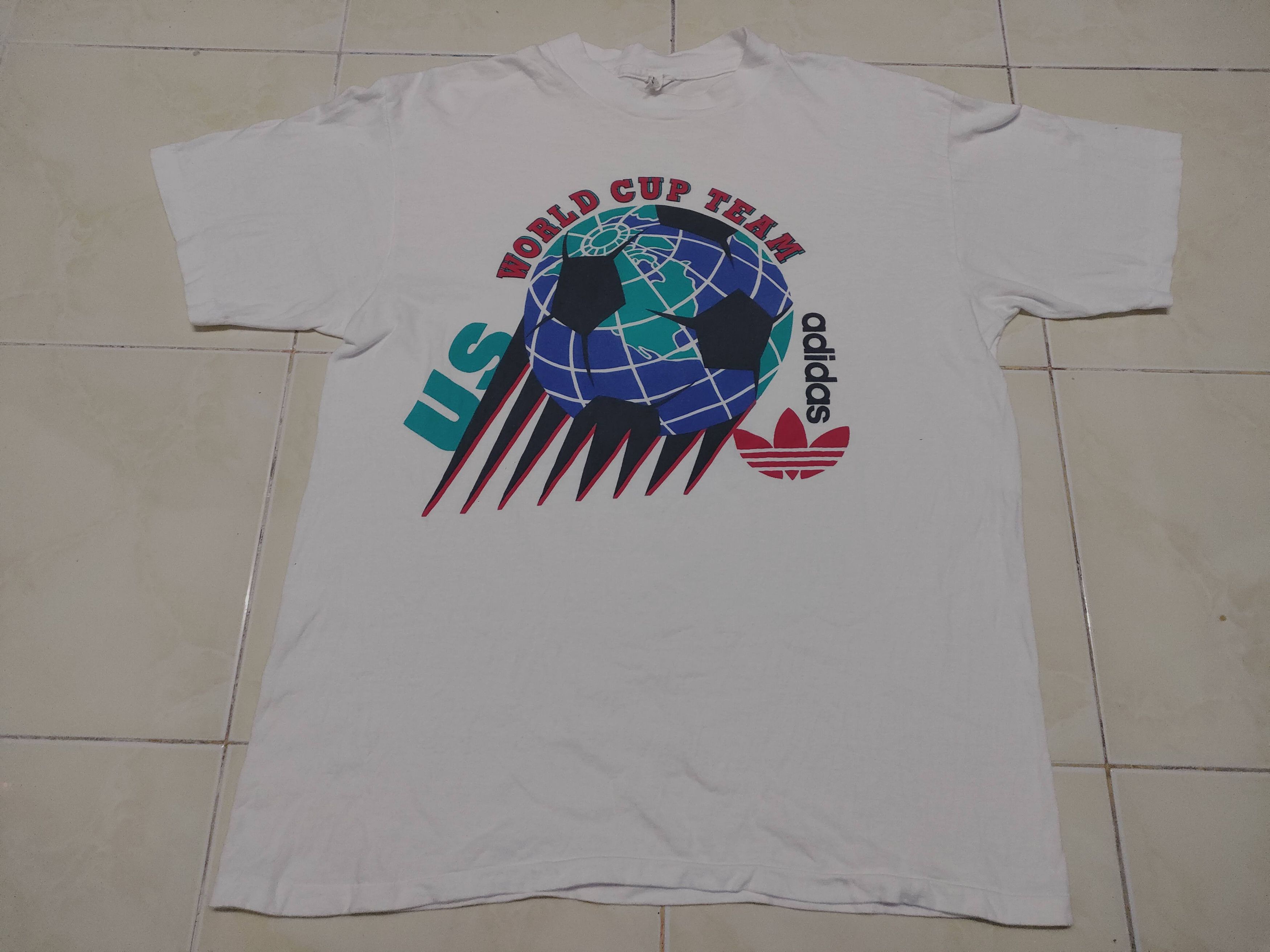 Vintage Adidas T-Shirt