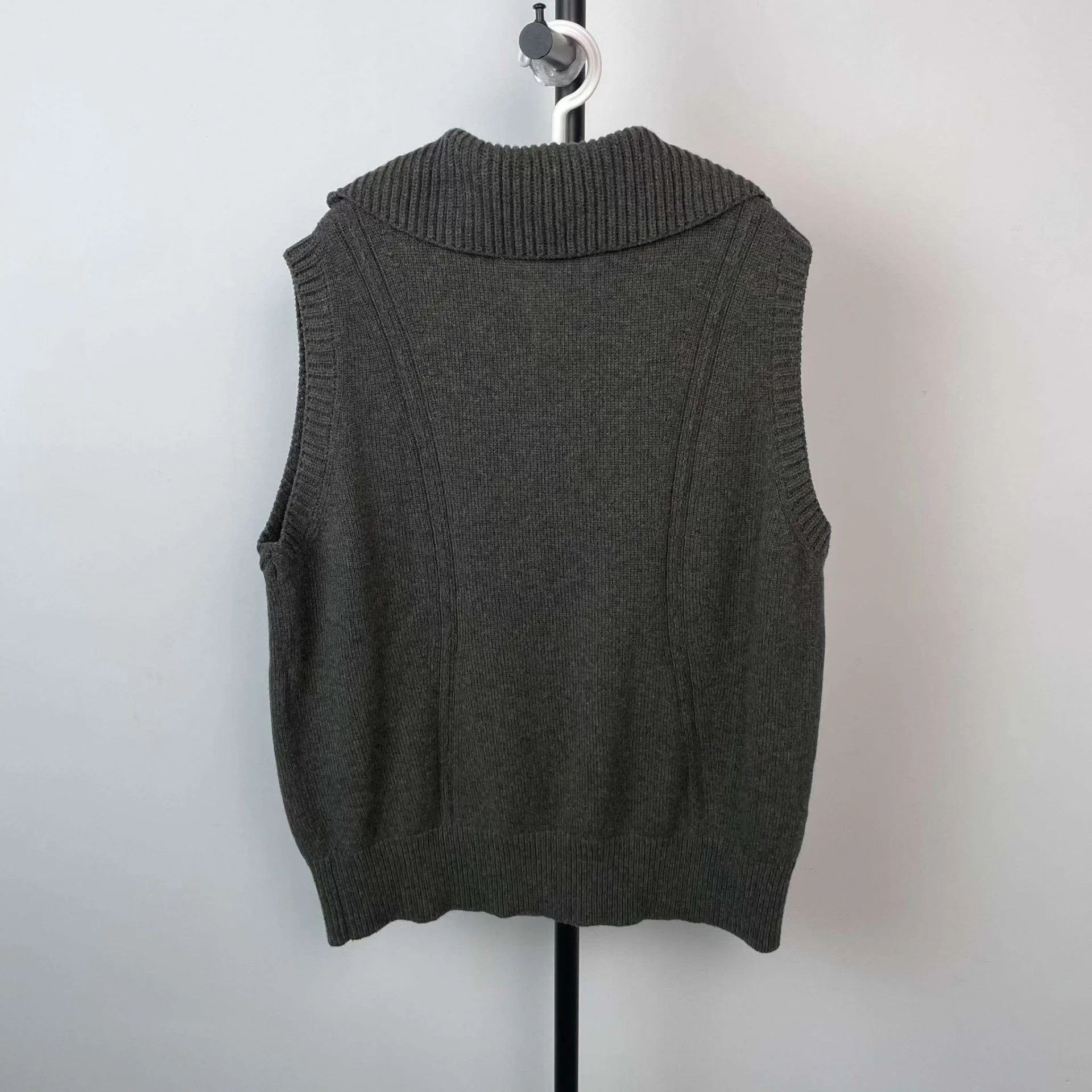 Chanel Chanel Convertible Collar Zip Knit Vest 40 24A Size M / US 6-8 / IT 42-44 - 2 Thumbnail