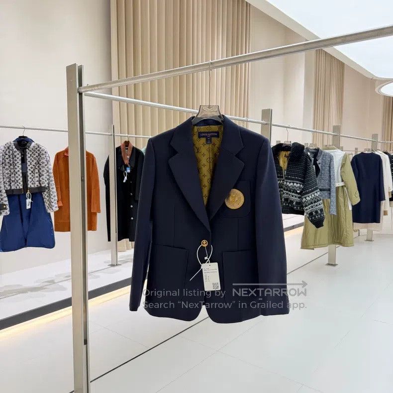 Louis Vuitton Louis Vuitton Navy Blue Waist Anchor blazer Size XS / US 0-2 / IT 36-38 - 1 Thumbnail