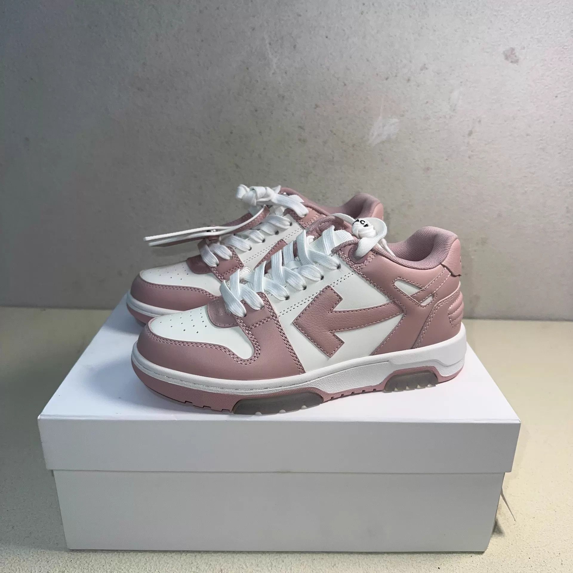 Off-White Off-White Out of Office Lows Women's Pink/White Size US 5.5 / IT 35.5 - 1 Thumbnail
