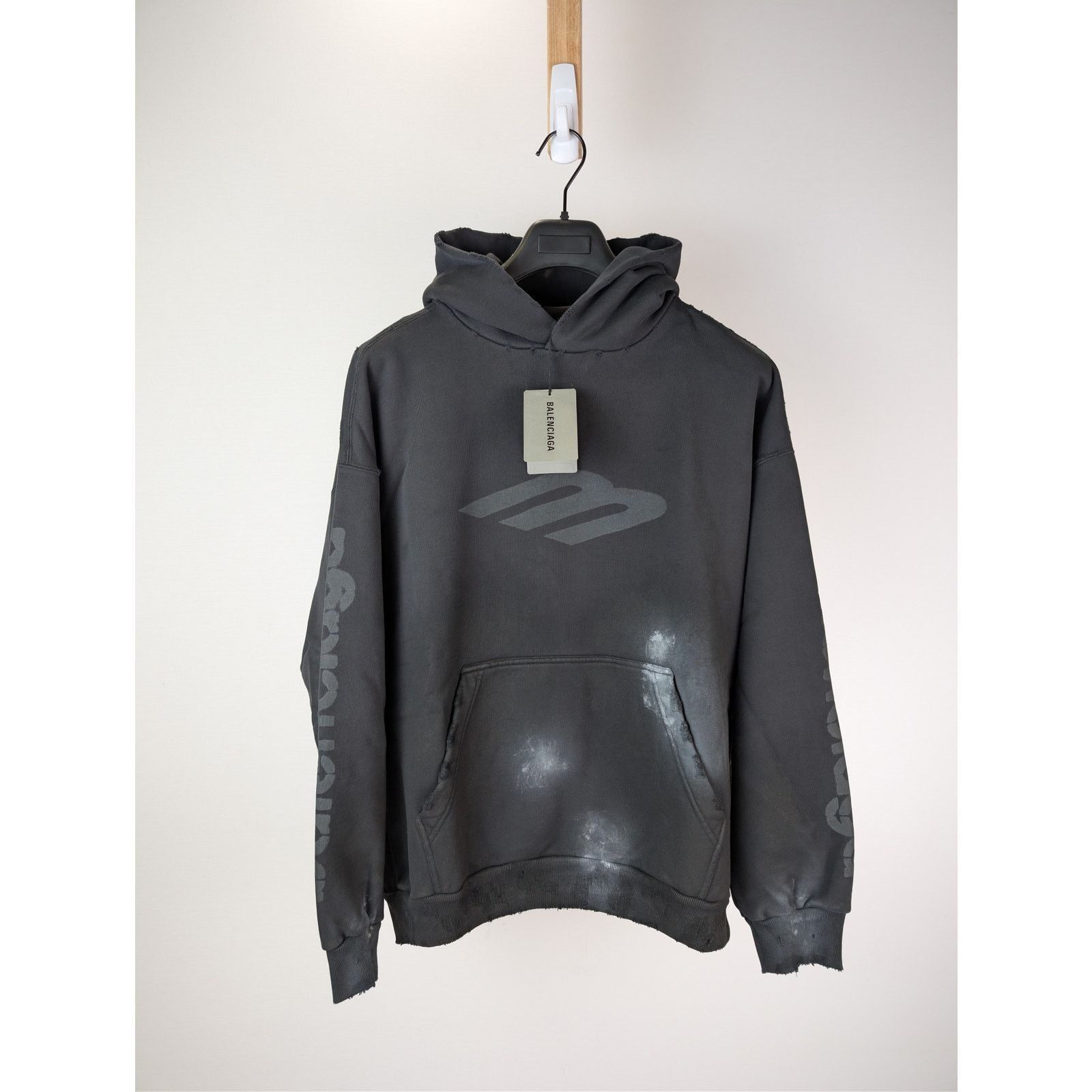 Balenciaga o1rshd1 3B Stencil Molleton Medium Fit Hoodie in Faded Black Size US M / EU 48-50 / 2 - 7 Thumbnail