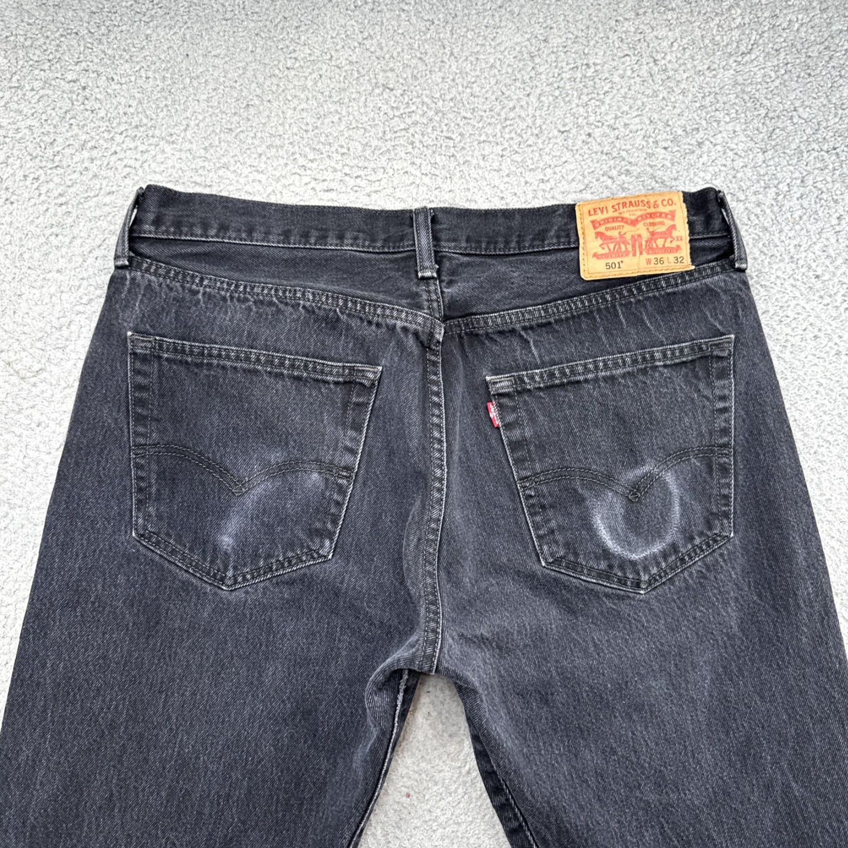 Levi's Levi's 501 Jeans Men's Black Denim Button Fly 36x32 Regular Straight 5-Pocket Denim Cotton Classic American 501 Model Mens Size 36 Inseam 32 Size US 36 / EU 52 - 5 Thumbnail