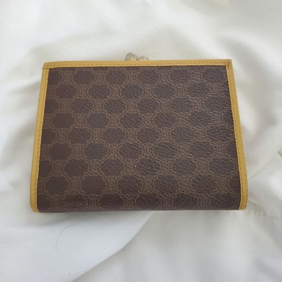 Celine Vintage Celine Triomphe Compact Waller Cardholders Size ONE SIZE - 2 Thumbnail