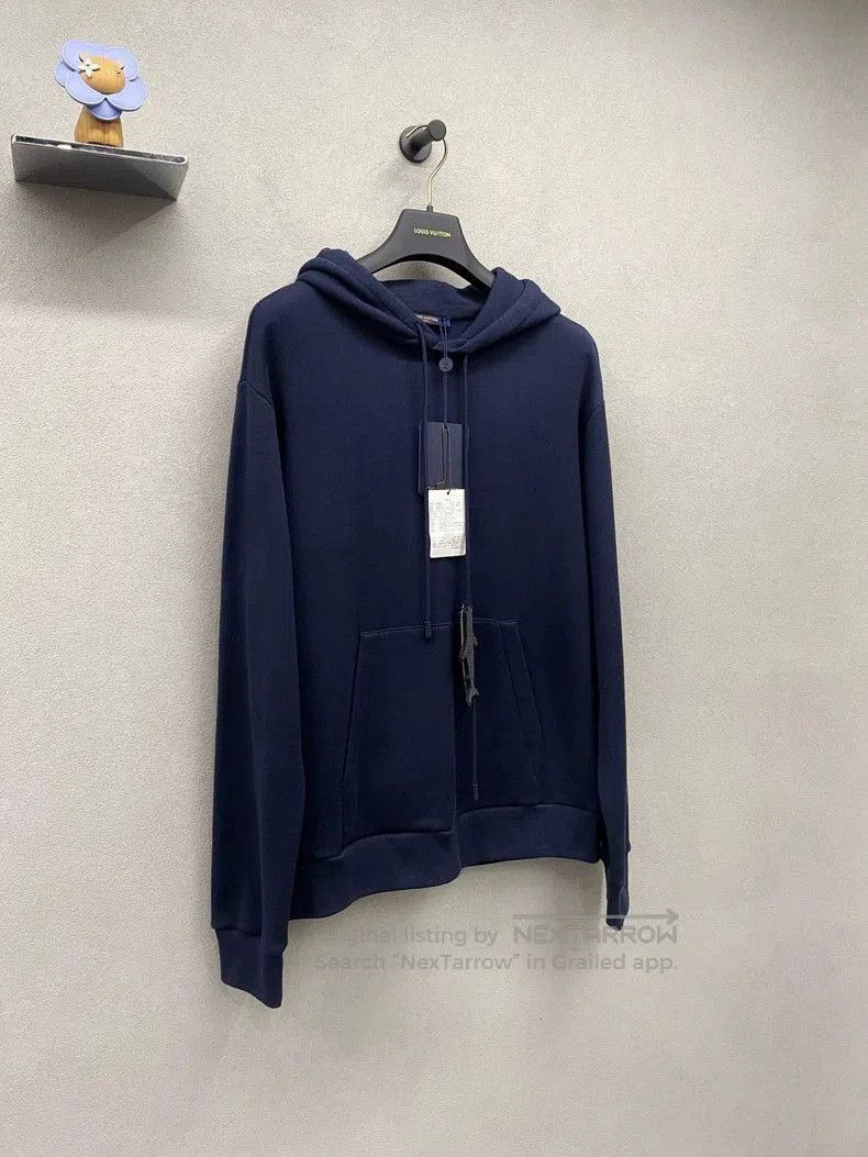 Louis Vuitton LV navy blue beaded sweatshirt M size. Size US M / EU 48-50 / 2 - 4 Thumbnail