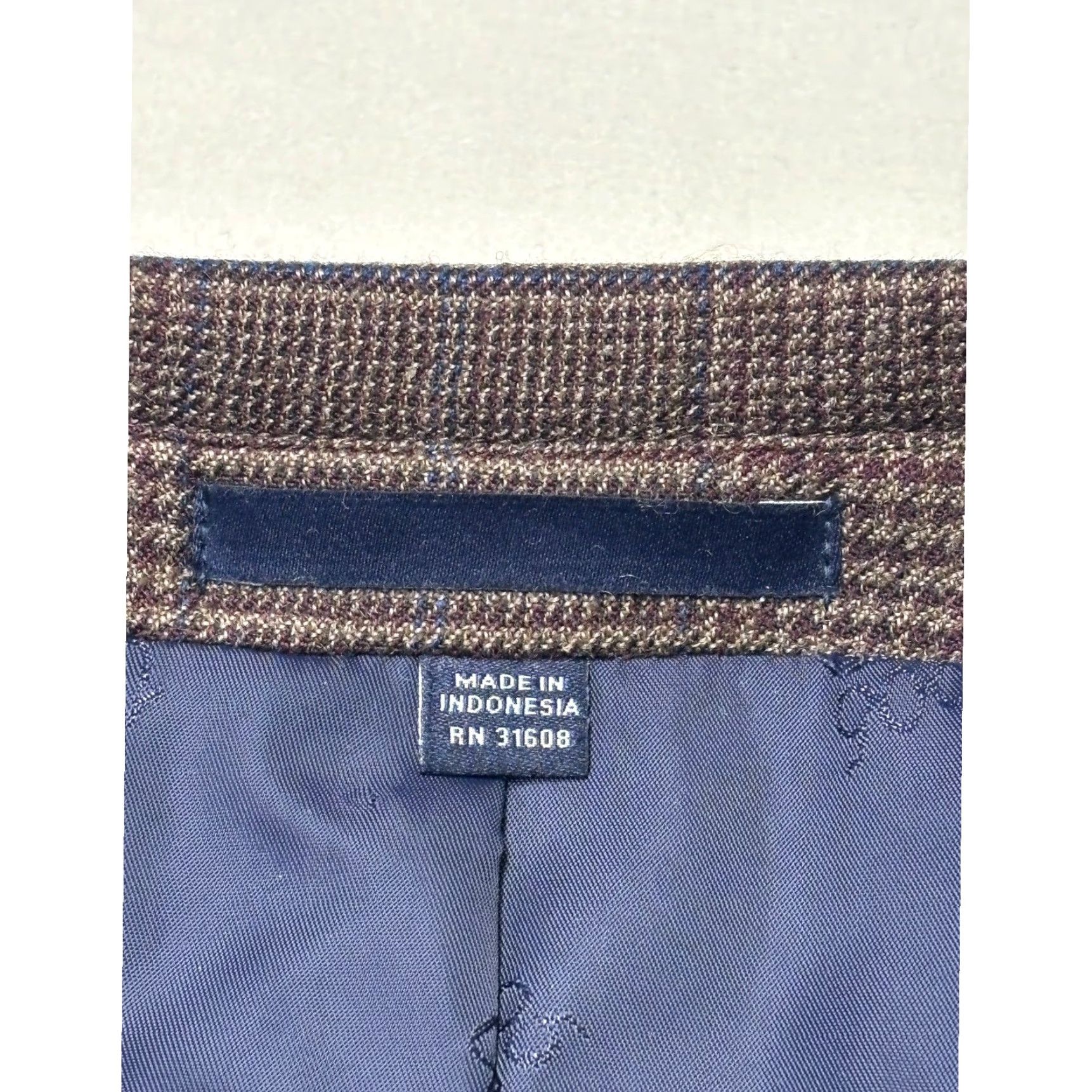 Vintage VINTAGE JOS A Bank 1905 Mens Brown Windownpane Plaid Wool Blend Tailored Fit Sport Coat 38 Regular Mens Clothing Size 38R - 4 Thumbnail